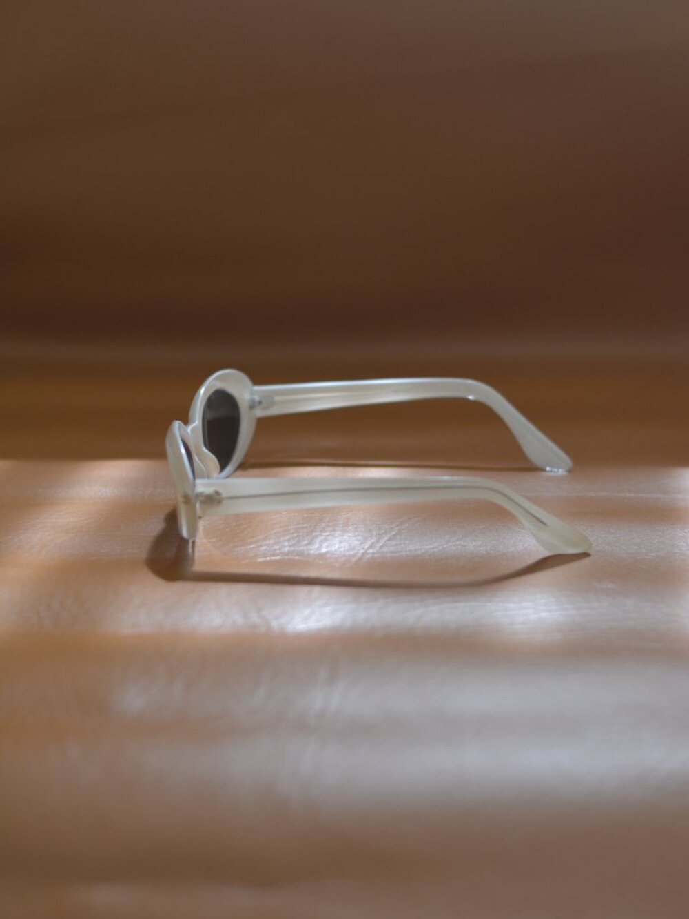 Y2K Cat Eye Sunglasses Oversized 90s Bug Eye 70mm Wide - Picture 4 of 7